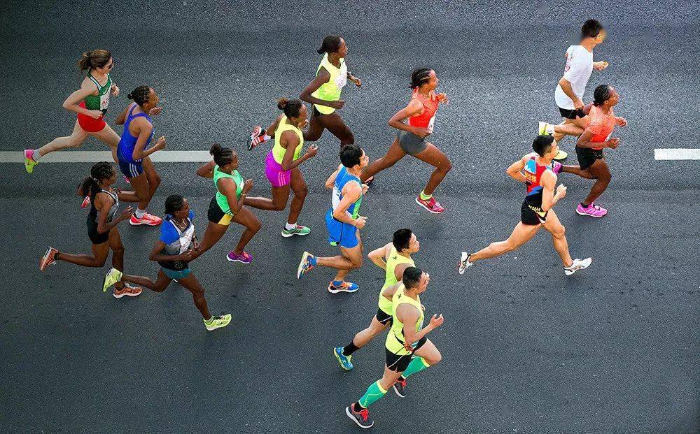 最新一期跑男拍摄地揭秘，励志之旅背后的力量与自信之光