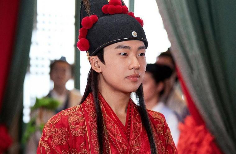 赘婿最新,穿越商战的辉煌之旅