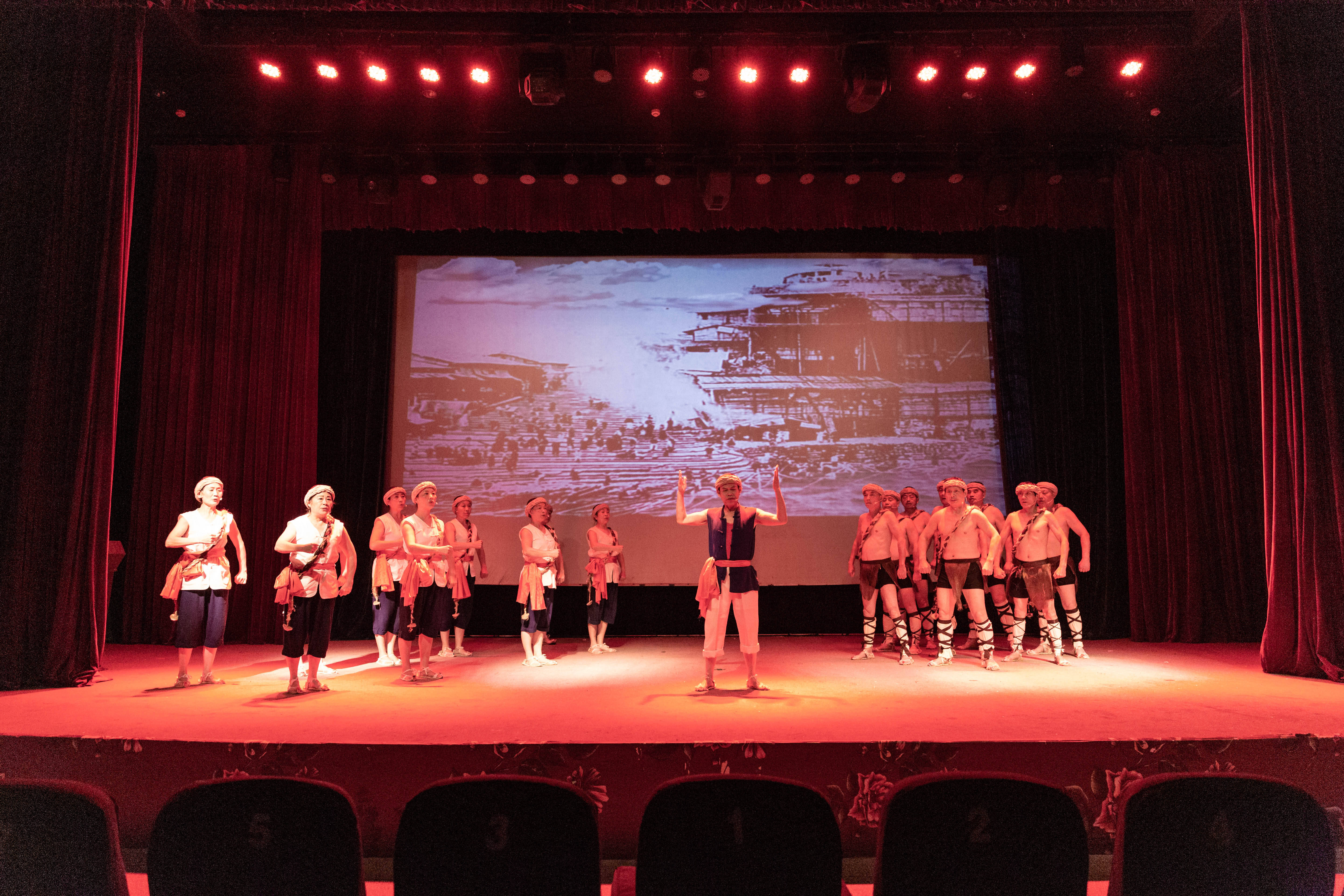 十一国庆电影院里的温馨时光,最新电影一览