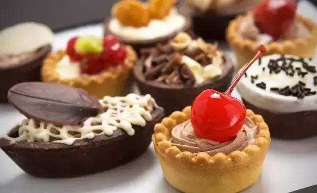 蛋糕最新图片,蛋糕最新图片,科技艺术的完美融合,体验未来甜品新纪元