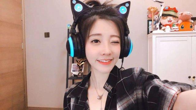 冯提莫最新直播星光璀璨,时代之声的闪耀呈现