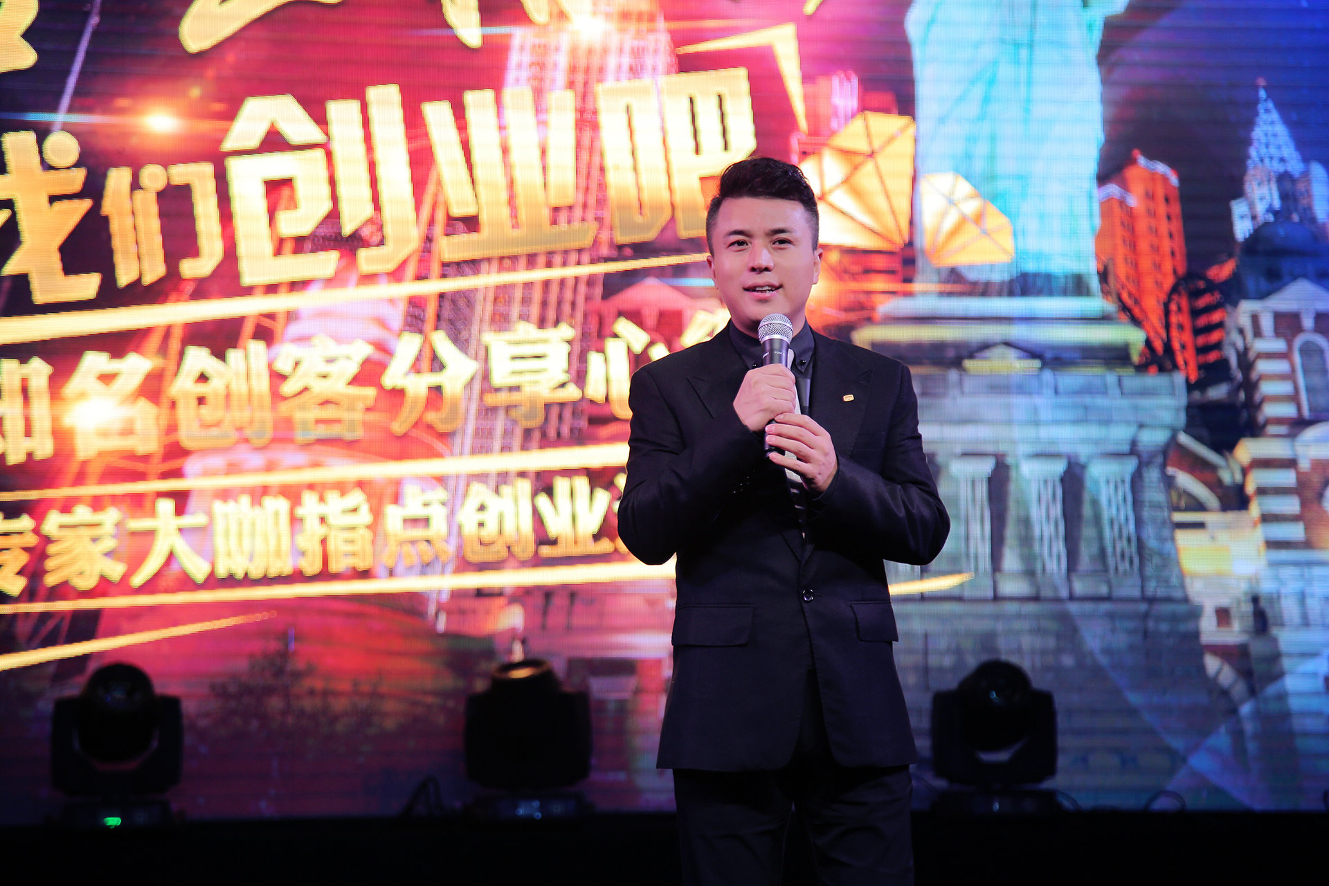 李胜哲的最新动态,力量与自信的蜕变,励志之旅启程