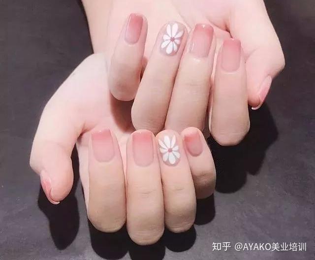 最新美甲片款式及制作指南