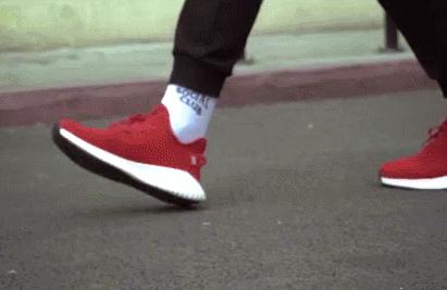 阿迪最新男跑鞋,城市跑道的时尚温情之选