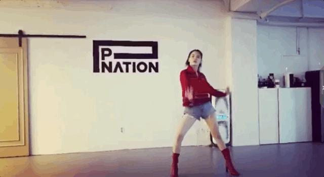 泫雅回归舞台,燃烧的舞台之魂