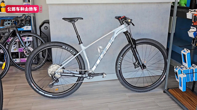 最新款崔克公路车,科技与生活的无缝融合之旅