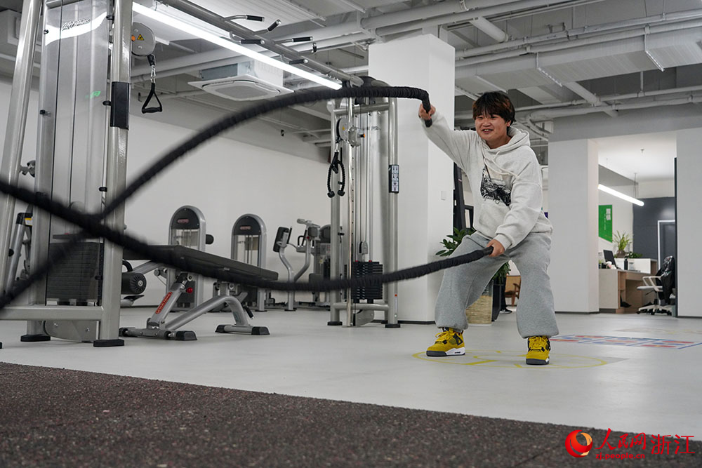 最新一老一小高科技产品介绍及体验分享