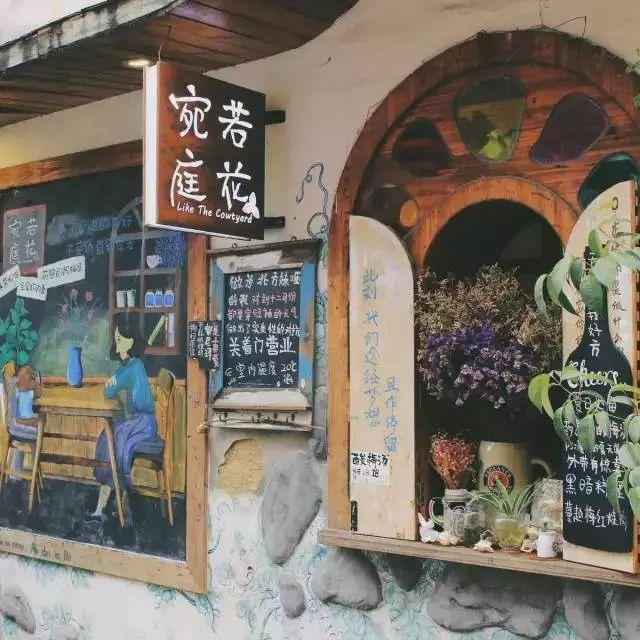 陈伟霆最新路透图揭秘,巷弄深处的独特风味与特色小店的惊喜之旅