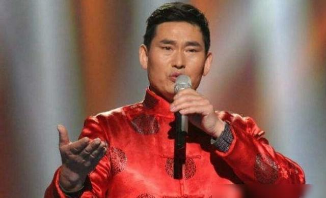 大衣哥朱之文最新演出,展现变化、自信与成就的力量之旅