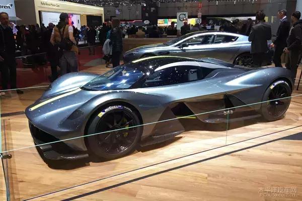 重磅来袭!最新消息轰炸机揭秘独家爆料!💥🚀炸裂新闻速递!