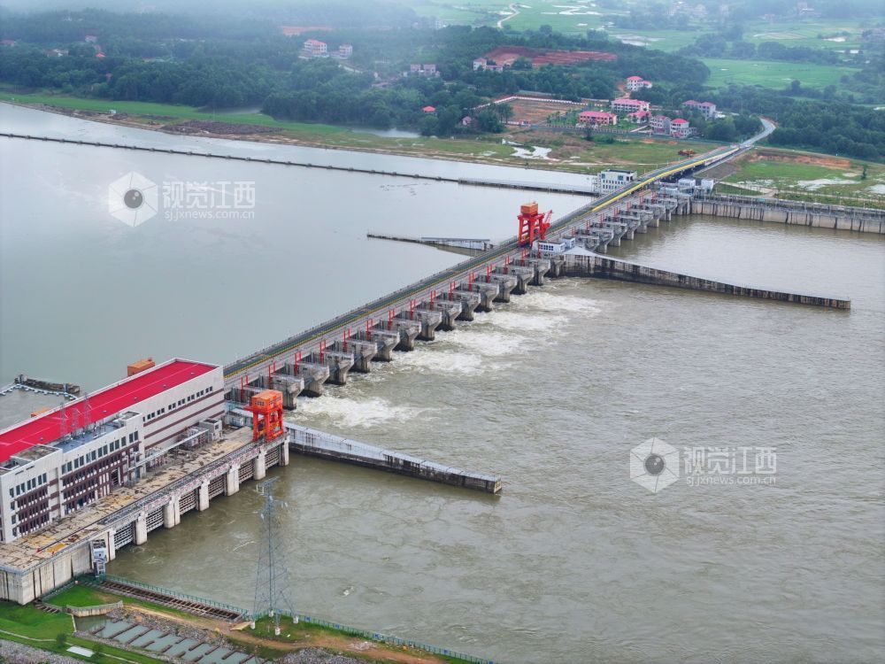 江西汛情大坝最新动态,欢乐时光在大坝下延续