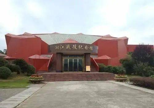 肖战与杨紫最新路透照曝光,星光闪耀的时代记忆之旅