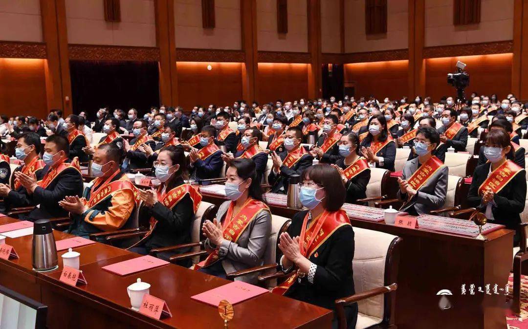 疫情肺炎最新科技突破,智能防护神器重磅推出,改变生活的一例新突破