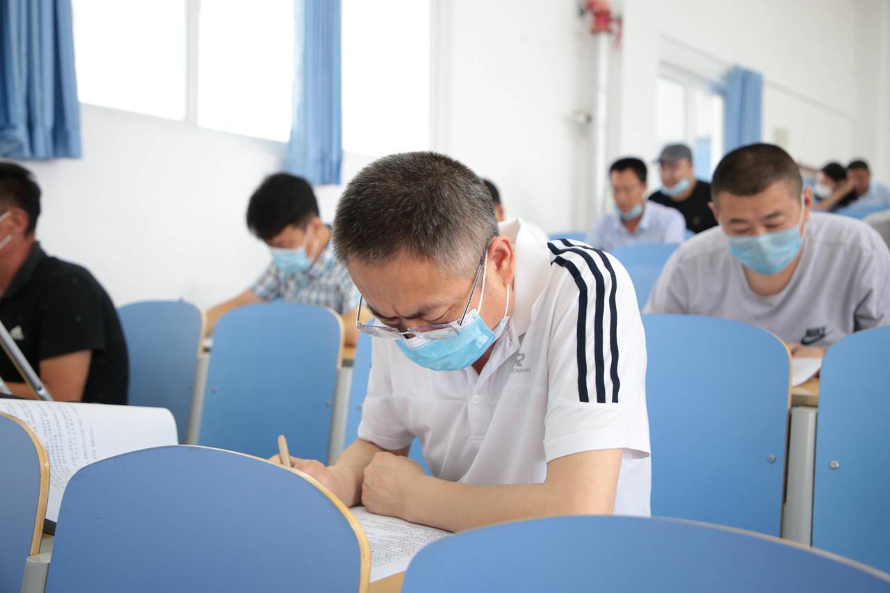 最新安全考试试卷论述及分析