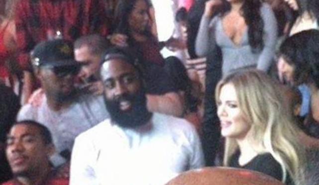 火箭队最新训练哈登,篮球场上的专注与温情时刻