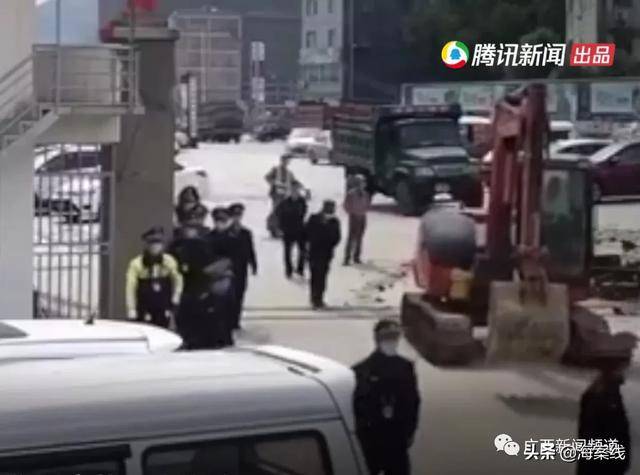 局长拆校门最新动态,热点消息揭秘🔥🚨