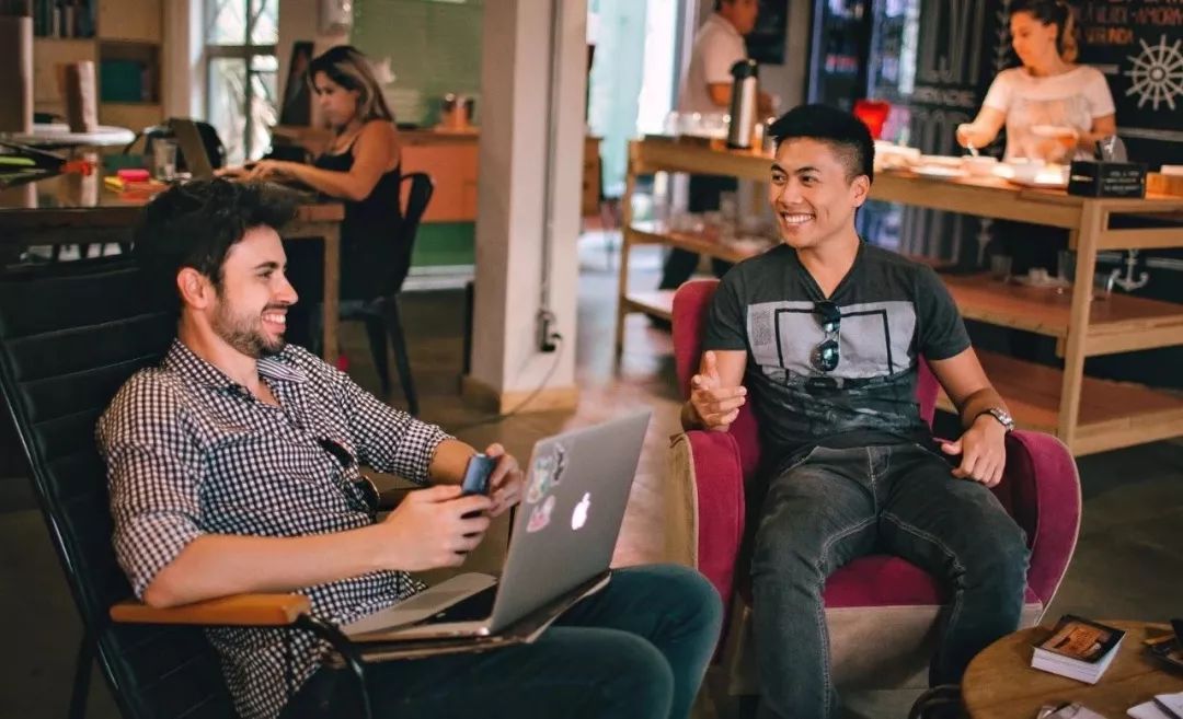 魏岱余最新职务与小巷美食探险之旅的交集