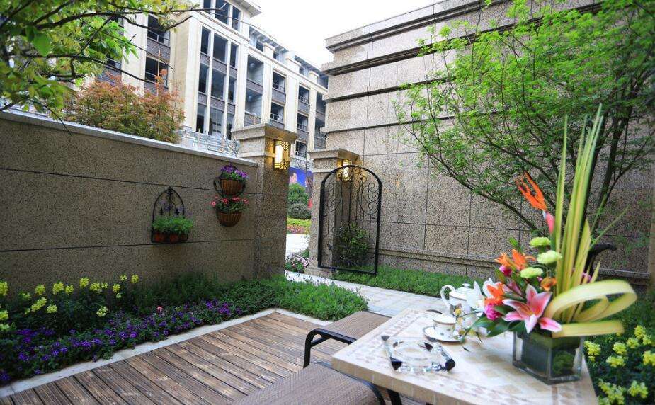 最新带花园房子的日常趣事与美景探索